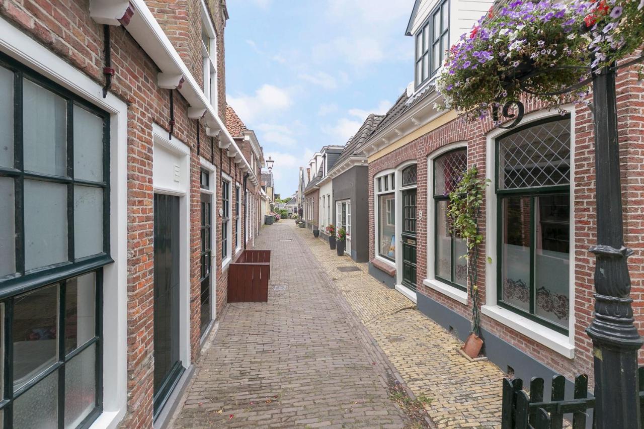 Knus Vertoeven In Een Historisch Pand In Grou. Extérieur photo